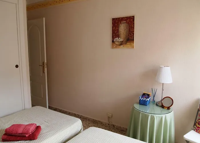 Frente A La Playa Pansiyon Málaga